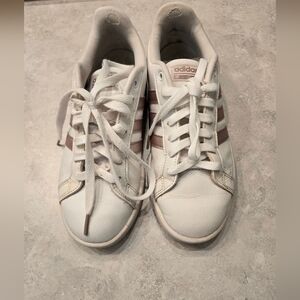 Pretty white Adidas athletic shoes. Great condition. Size 6 1/2.